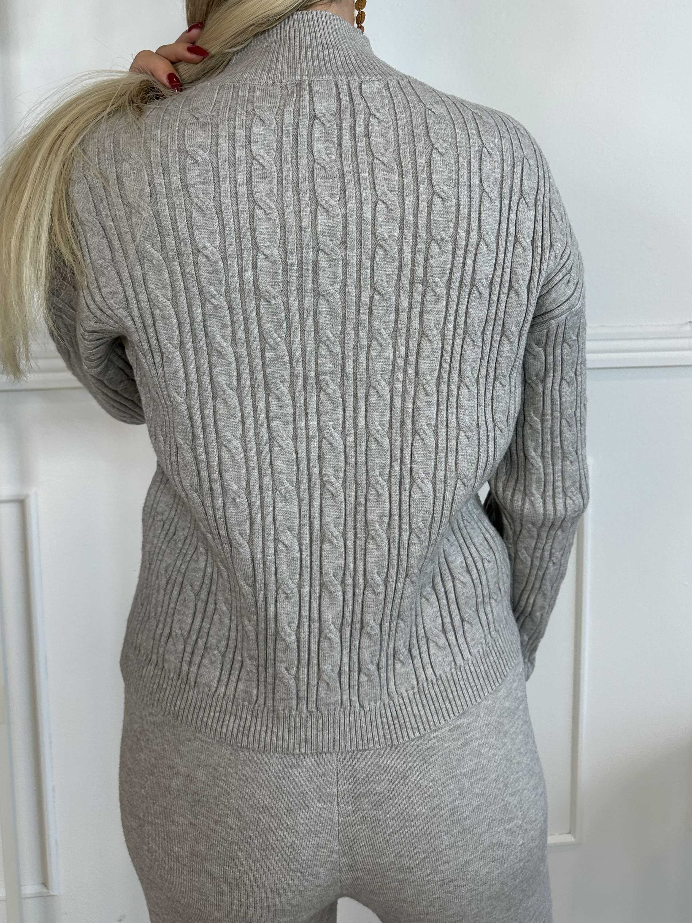 Yasha - Lækkert blødt striksæt med kabelstrik